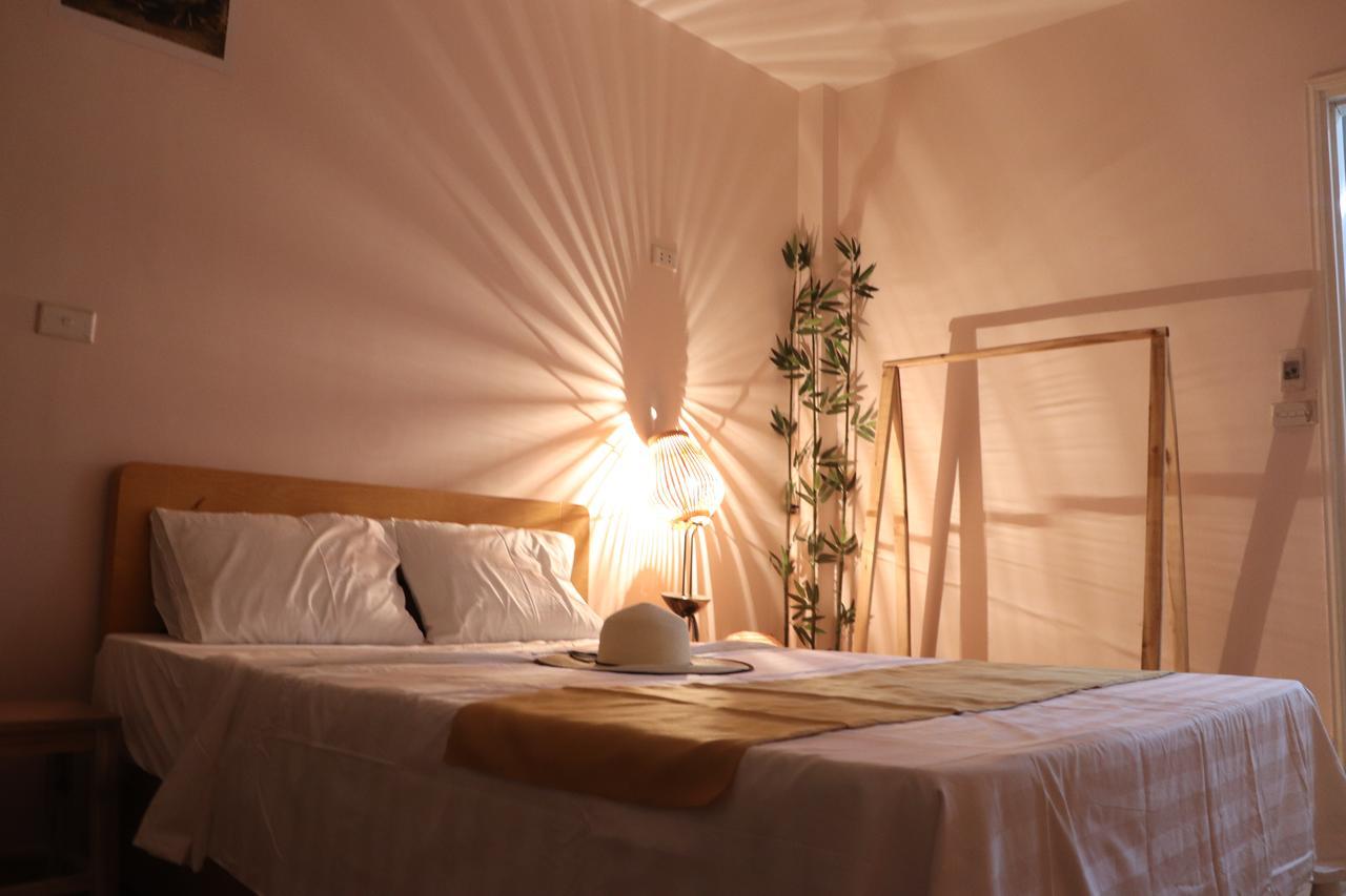 Hola Homestay Hanoi Buitenkant foto